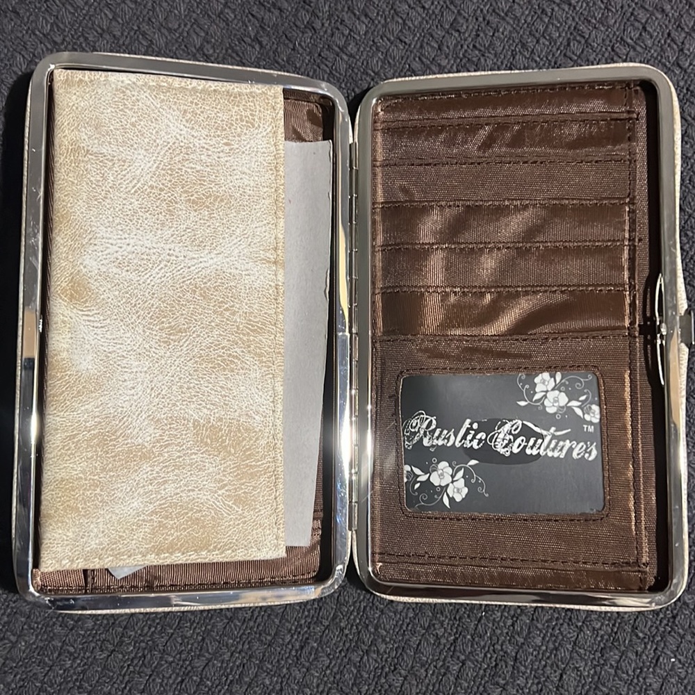 Rustic Coutures Wallet - Picture 2 of 4